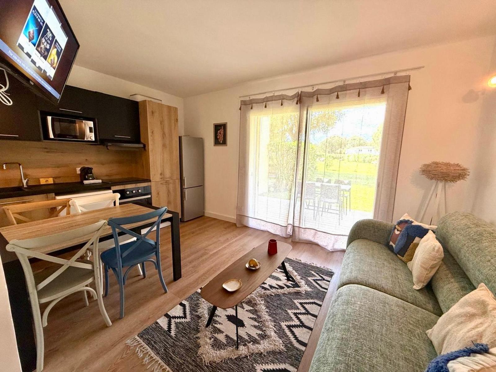 Cala Rossa By Sarai, Apt T2 4 Personnes, Dans Residence Hoteliere Avec Piscine Леччи Екстериор снимка