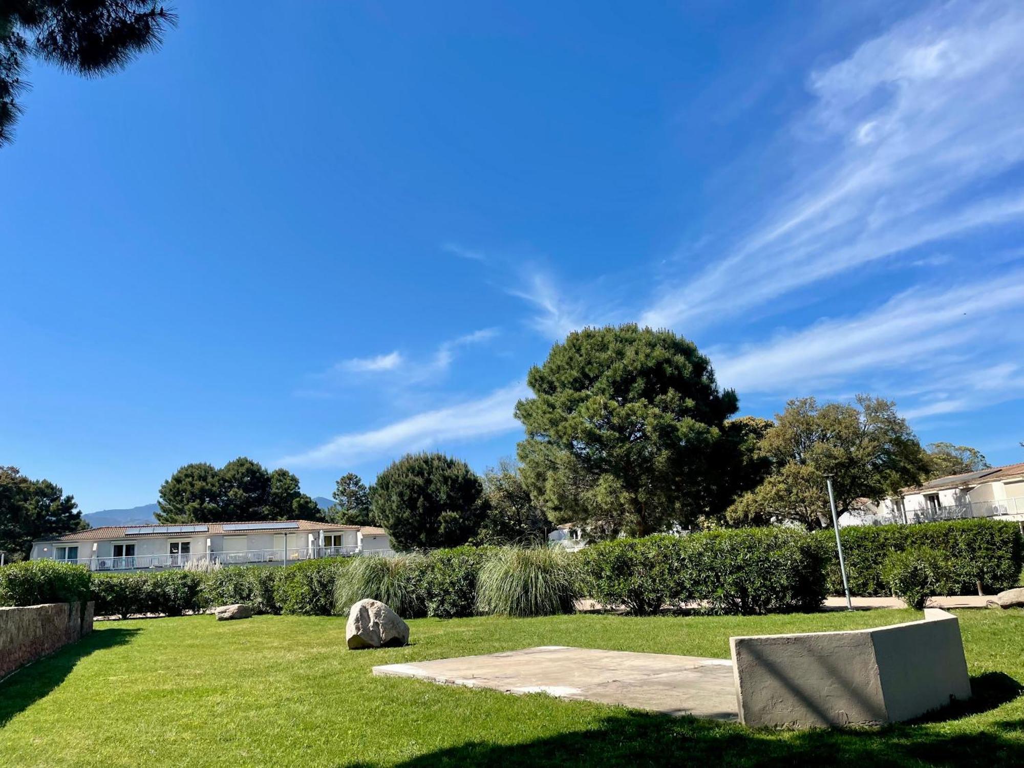 Cala Rossa By Sarai, Apt T2 4 Personnes, Dans Residence Hoteliere Avec Piscine Леччи Екстериор снимка